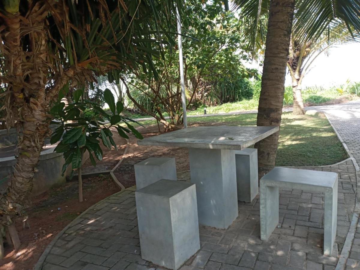Tharul Home Bentota Esterno foto