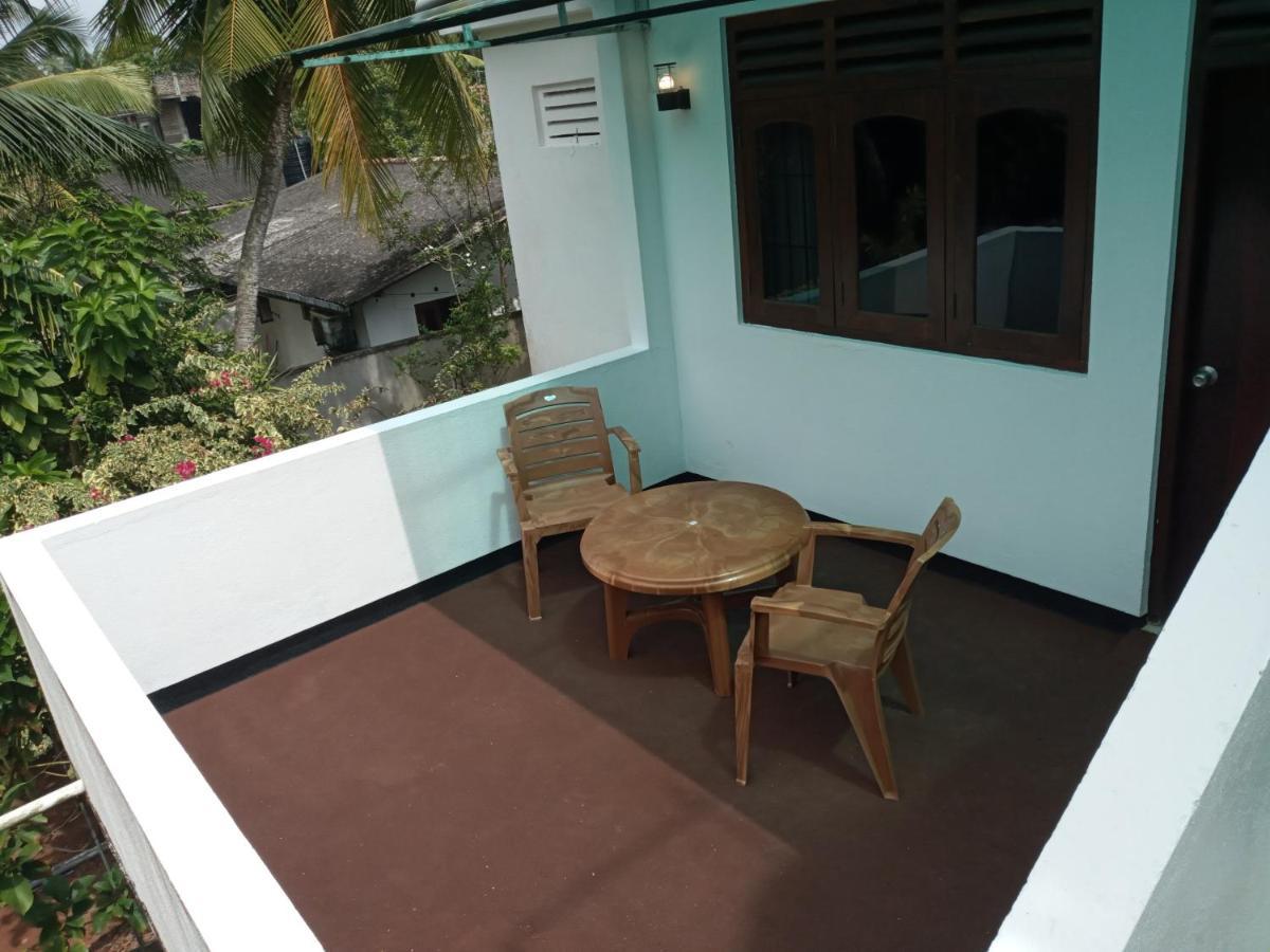 Tharul Home Bentota Esterno foto